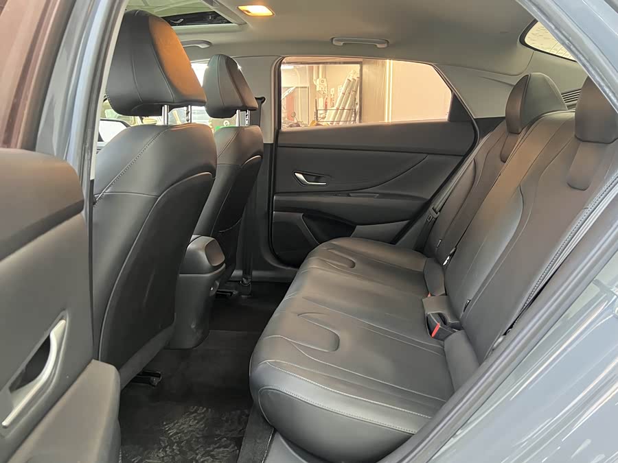 Hyundai Elantra 2021 immagine di auto #20