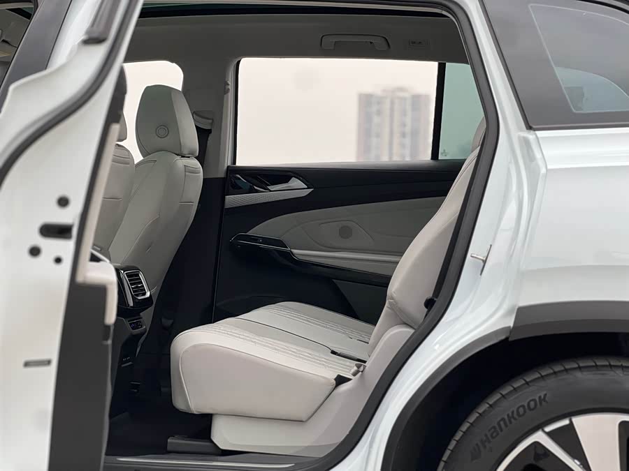 Volkswagen ID.6 X 2021 #20 Volkswagen ID.6 X 2021 car image #20