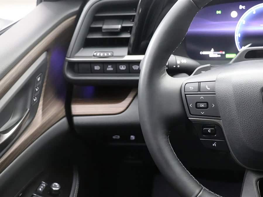 Toyota Crown 2025 immagine di auto #20