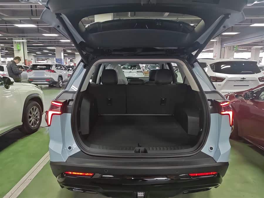 Chevrolet Equinox Plus 2025 car image #20