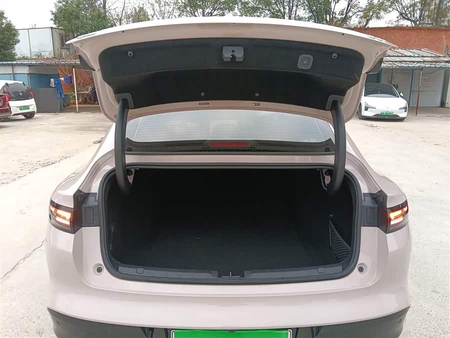 零跑汽车 零跑B01 2025 汽车图片 #20