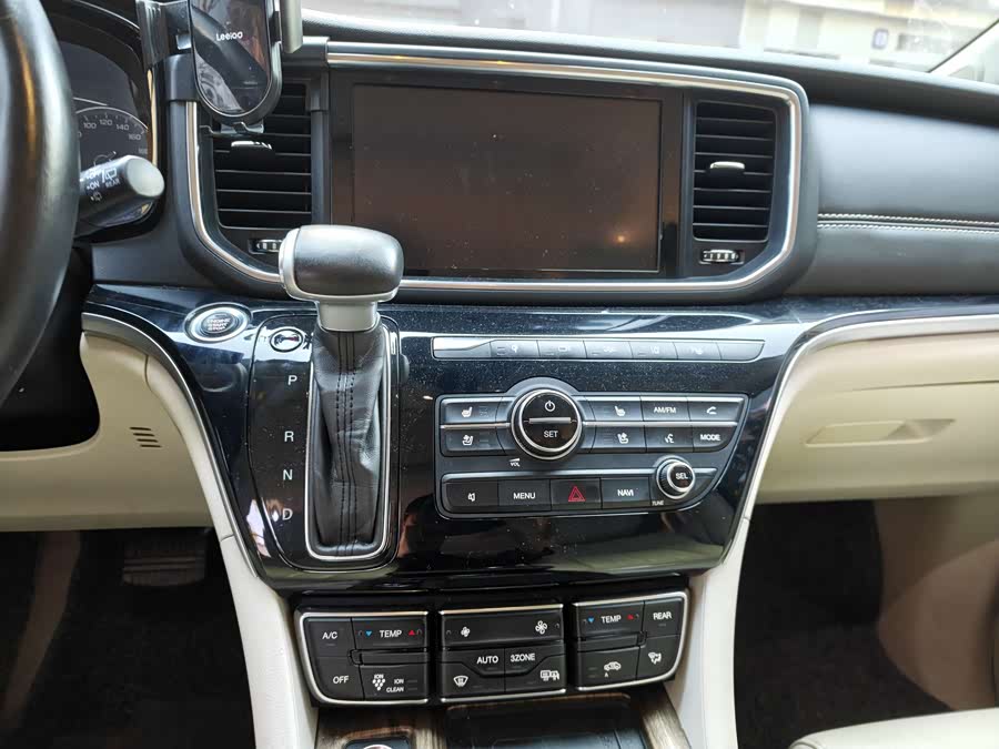 GAC Trumpchi M8 2018 car image #20