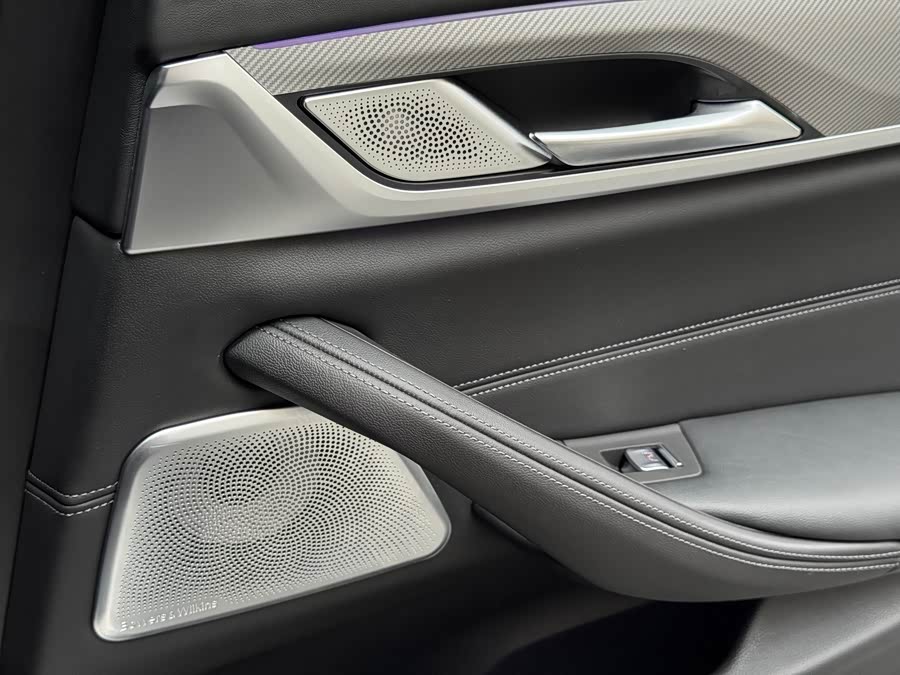 BMW M5 2023 car image #20