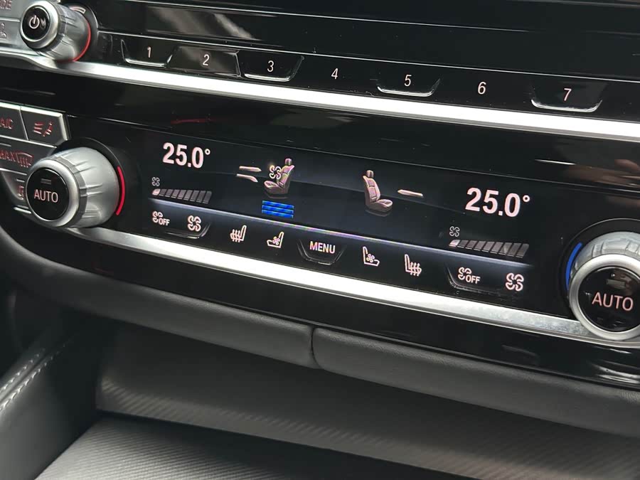 BMW M5 2023 #20 BMW M5 2023 صورة سيارة #20