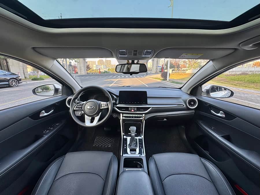 Kia K3 2019 car image #20