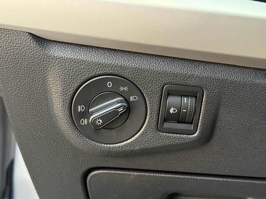 Volkswagen Lavida 2020 car image #20