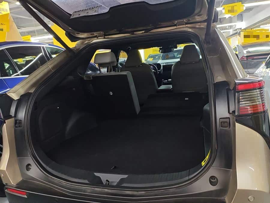 Toyota bZ4X 2022 immagine di auto #20