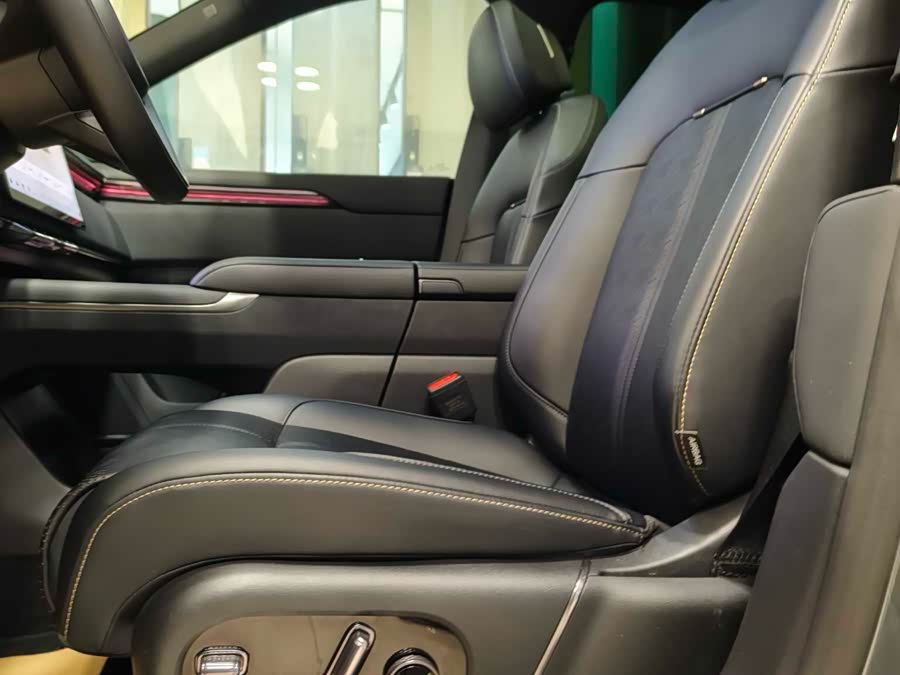 Zeekr 7X 2024 car image #20