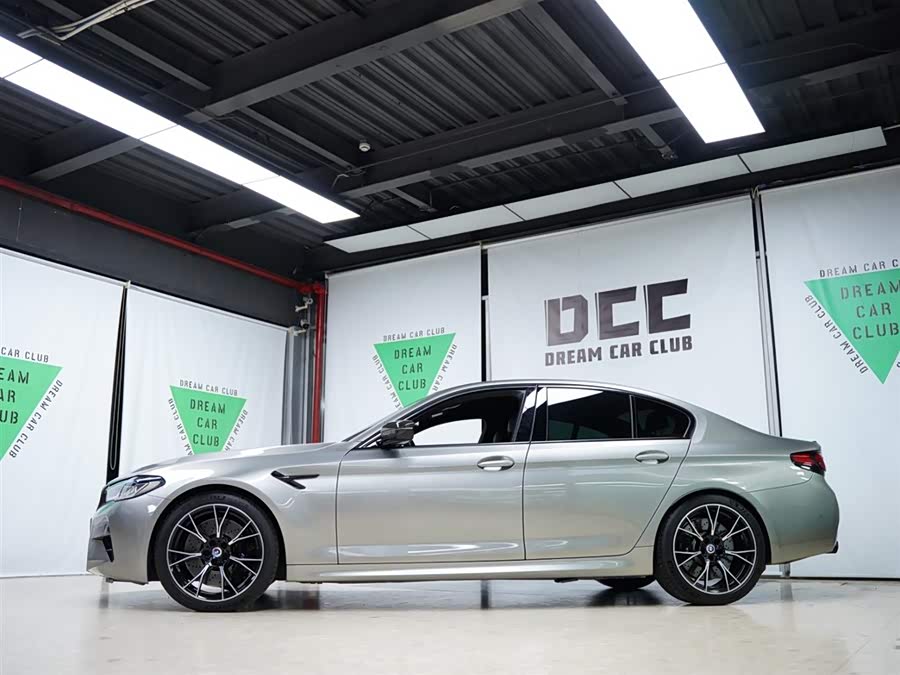 BMW M5 2022 صورة سيارة #20