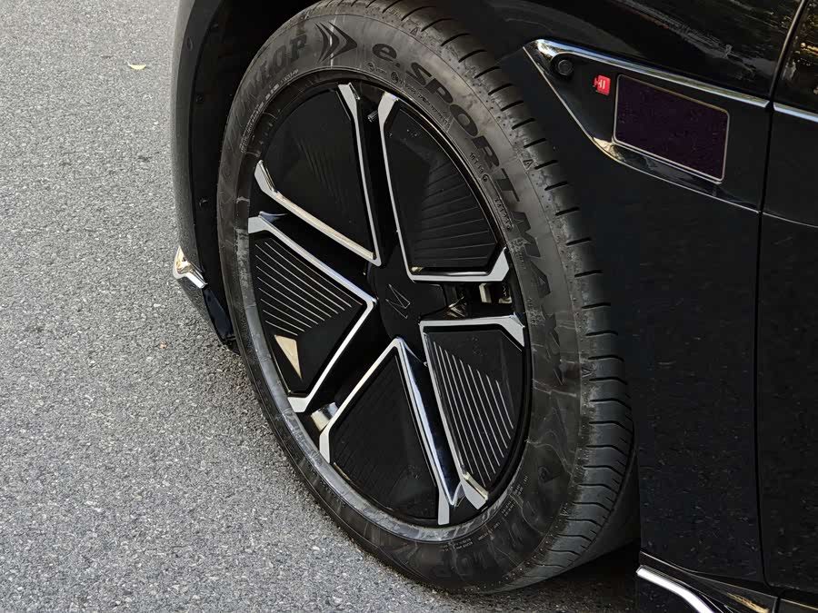 Avatr 12 2023 car image #20
