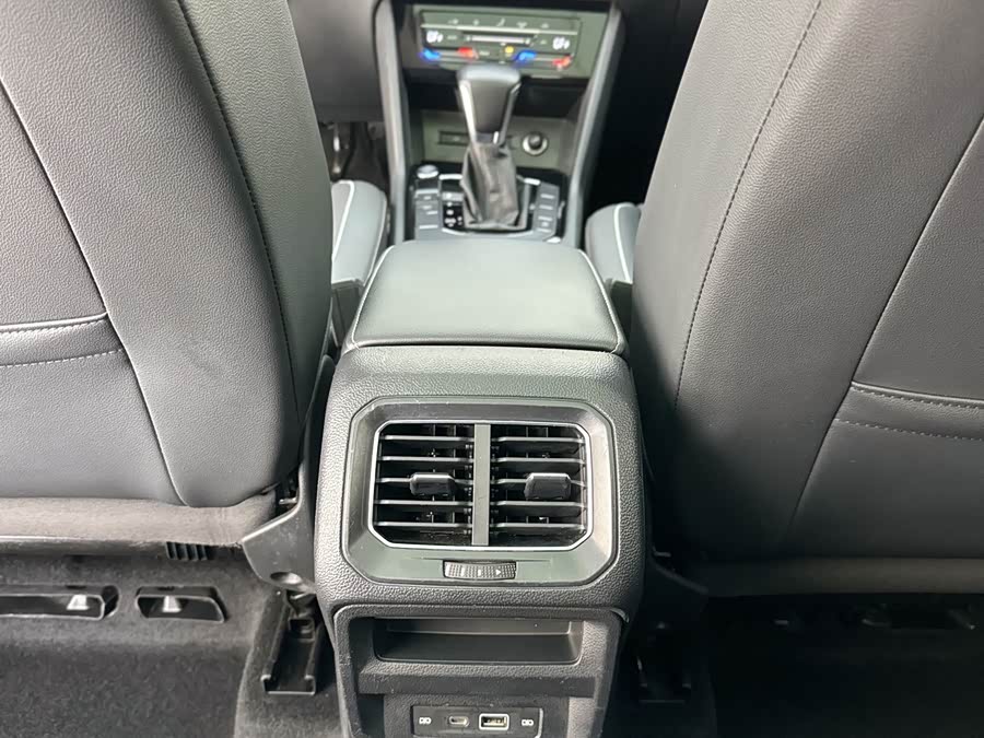 Volkswagen Tiguan L 2021 car image #20