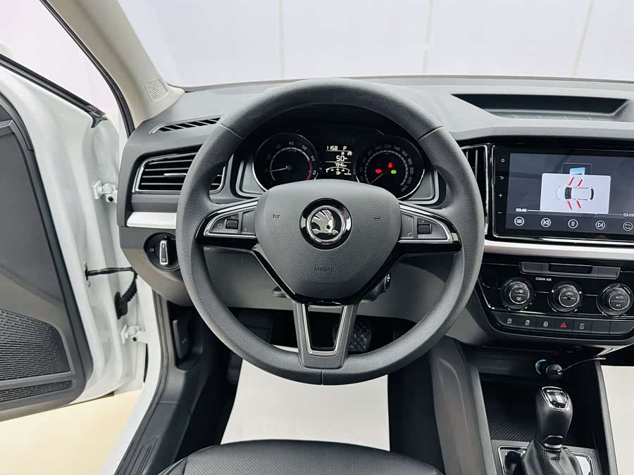 Skoda Kamiq 2023 #20 Skoda Kamiq 2023 car image #20