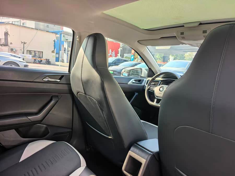 Volkswagen Polo 2020 car image #20