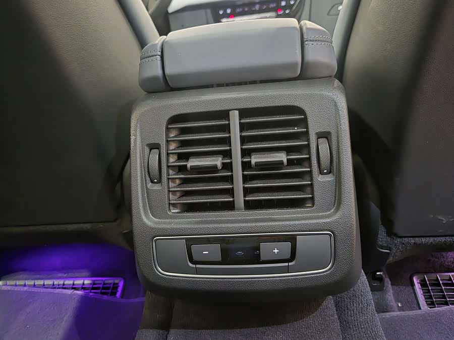 Audi e-tron GT 2024 image de voiture #20