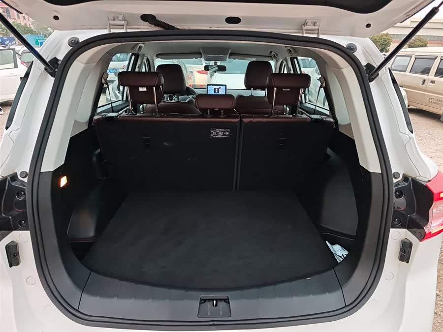 Forthing T5 2024 #20 Forthing T5 2024 immagine di auto #20