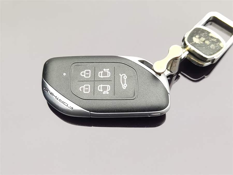 Forthing V9 2025 car image #20