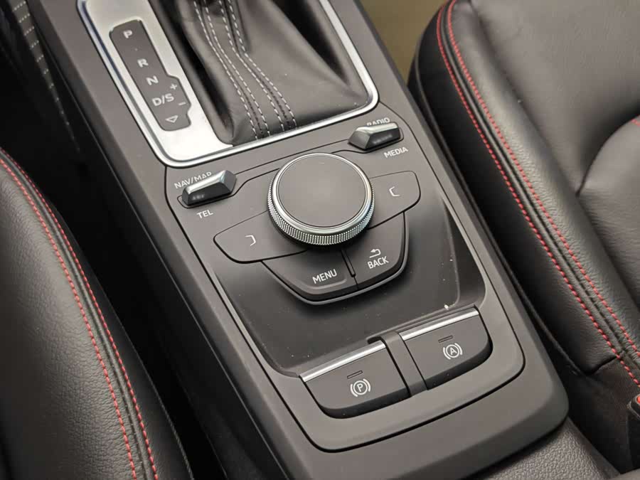 Audi Q2L 2022 car image #20