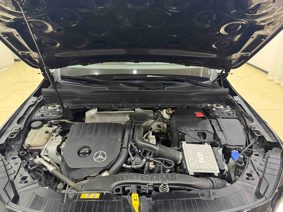 Mercedes-Benz GLB Class 2023 car image #20