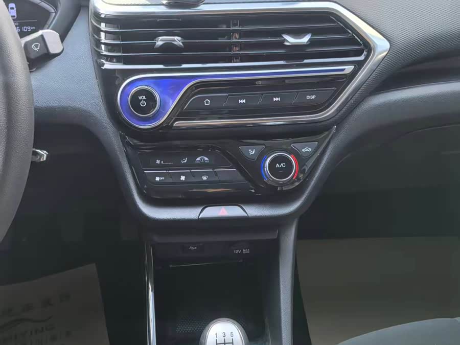 Changan Alsvin 2019 #20 Changan Alsvin 2019 car image #20