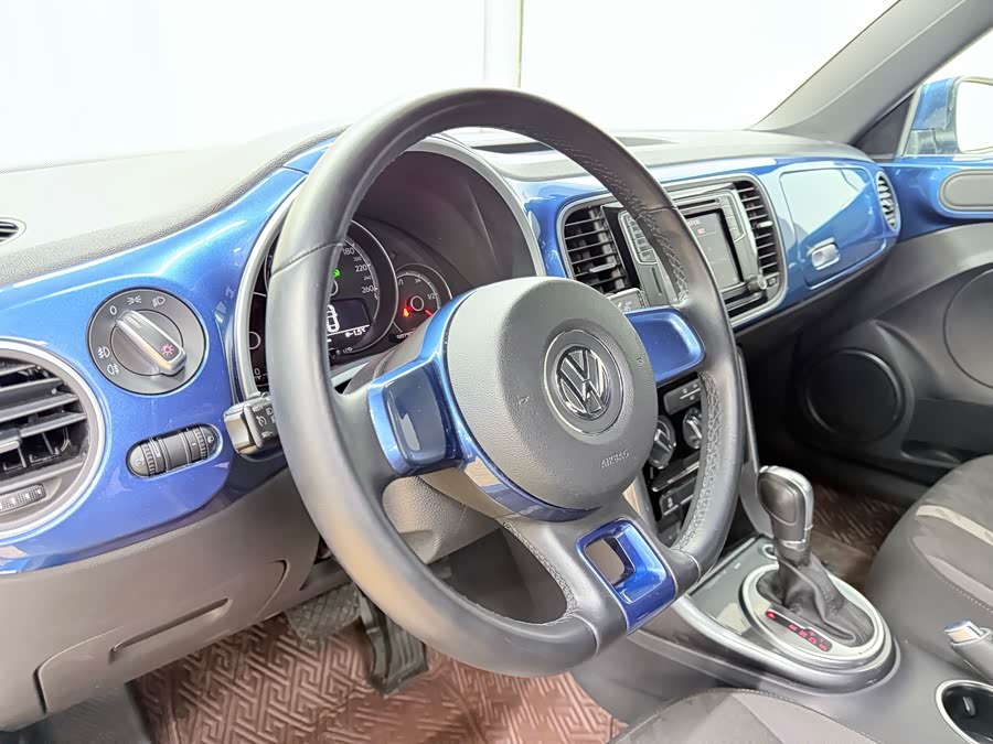 Volkswagen Beetle 2017 изображение автомобиля #20