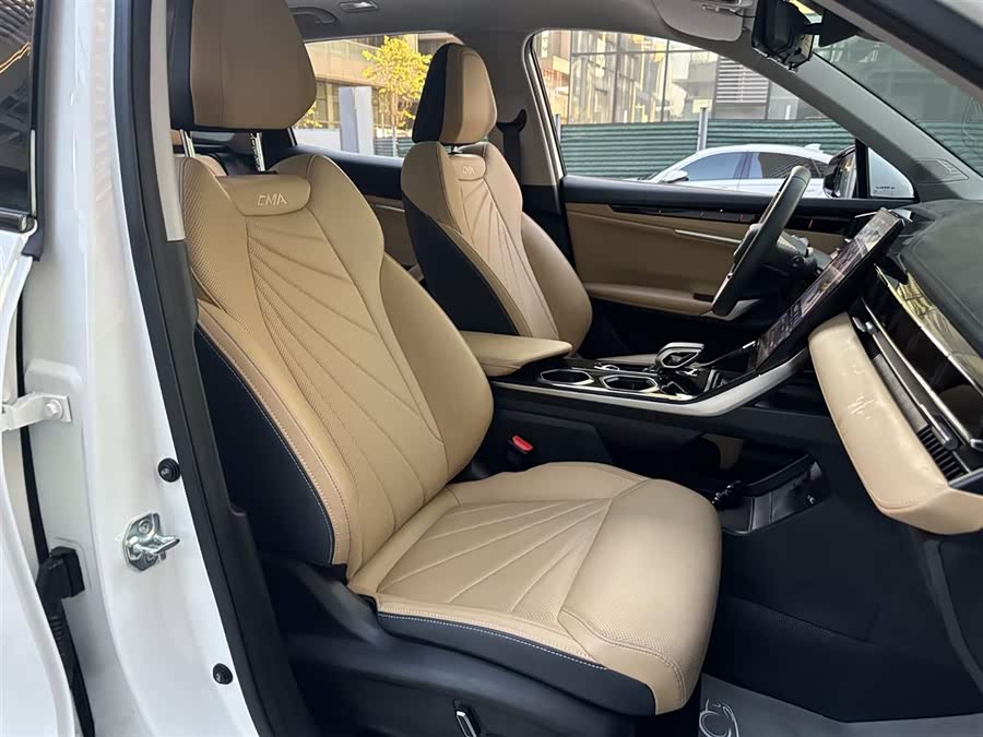 GEELY Boyue L 2024 car image #20