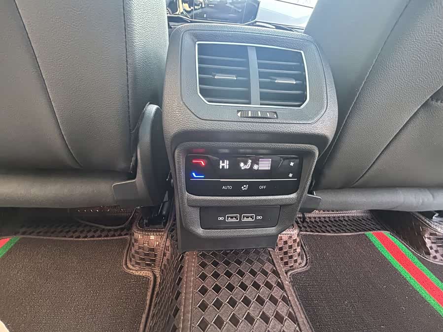 Volkswagen Tayron 2022 immagine di auto #20