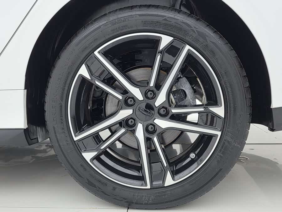 GEELY Binray 2024 car image #20