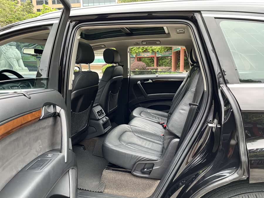 Audi Q7 2015 car image #20