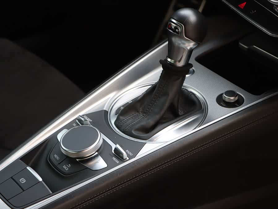 Audi TT 2017 car image #20