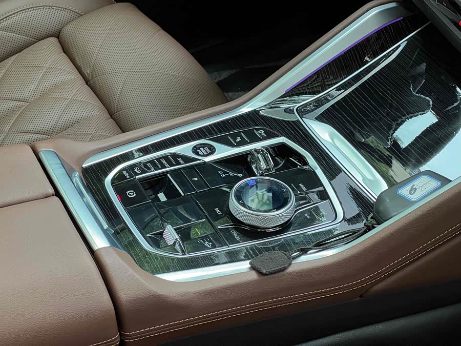 BMW X6 2024 car image #20