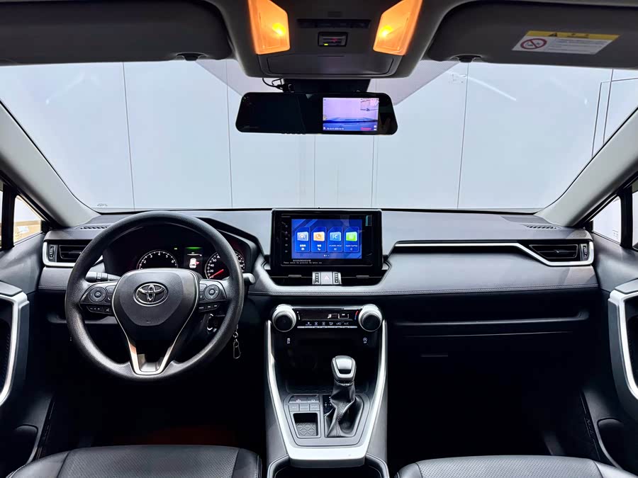 Toyota RAV4 2022 car image #20