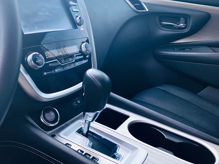 Nissan Murano 2022 image de voiture #20