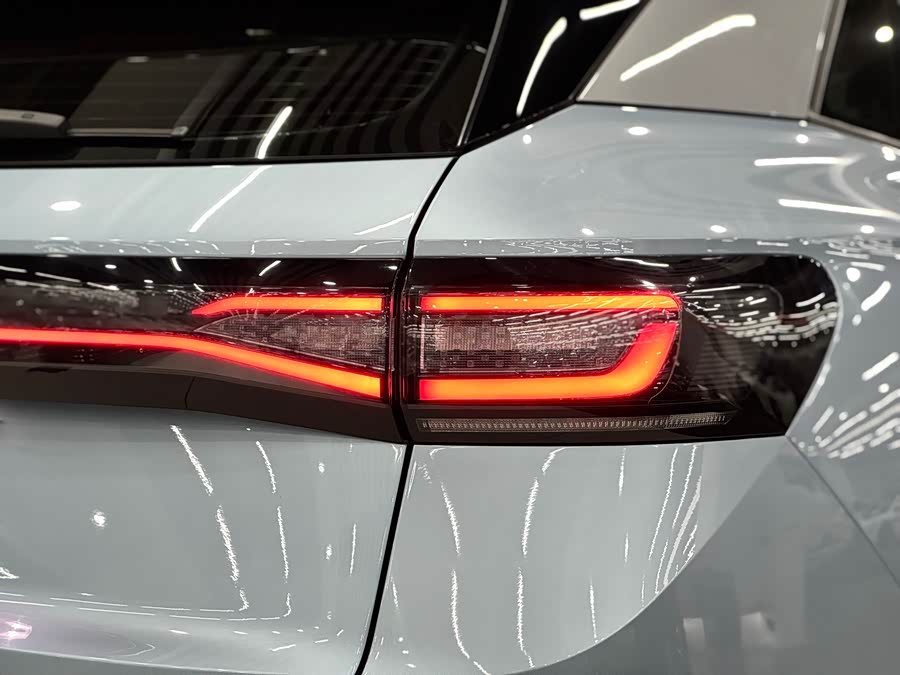 Volkswagen ID.4 X 2023 car image #20