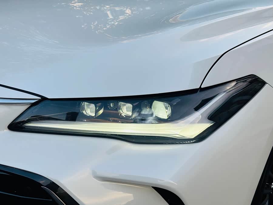 Toyota Avalon 2023 car image #20