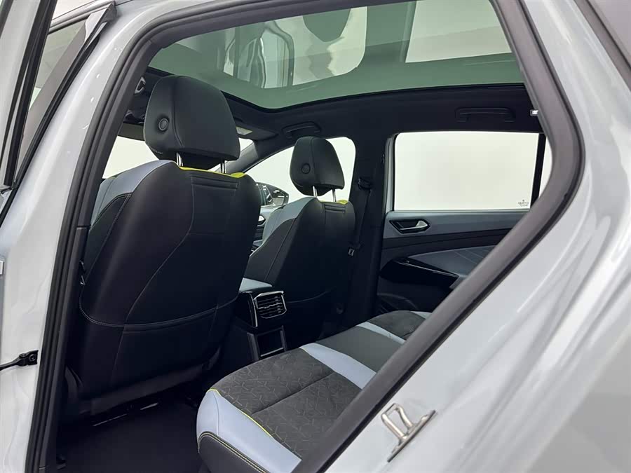 Volkswagen ID.4 X 2022 immagine di auto #20