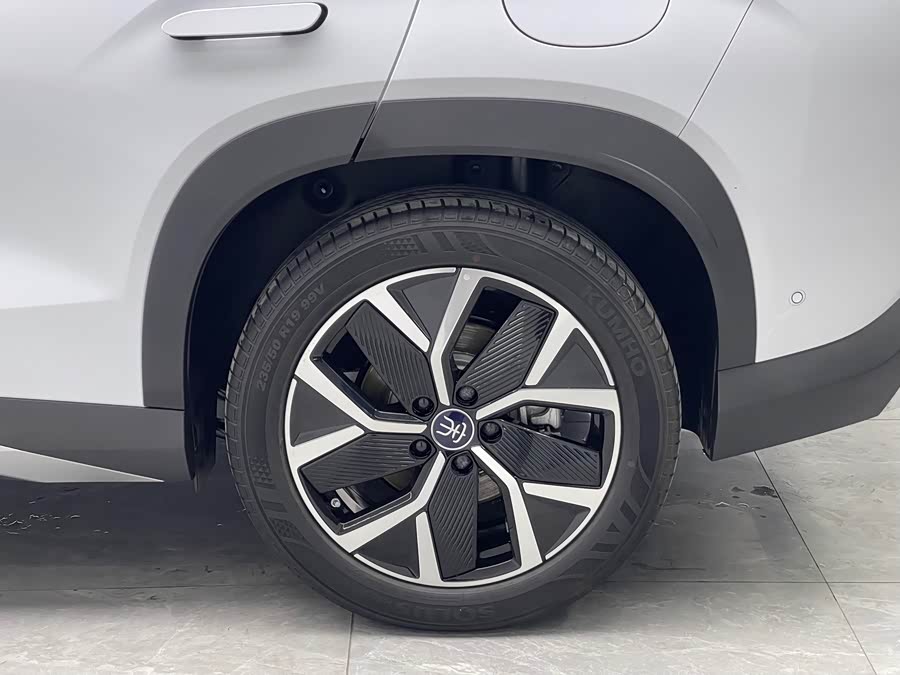 BYD SongL DM-i 2024 #20 BYD SongL DM-i 2024 car image #20