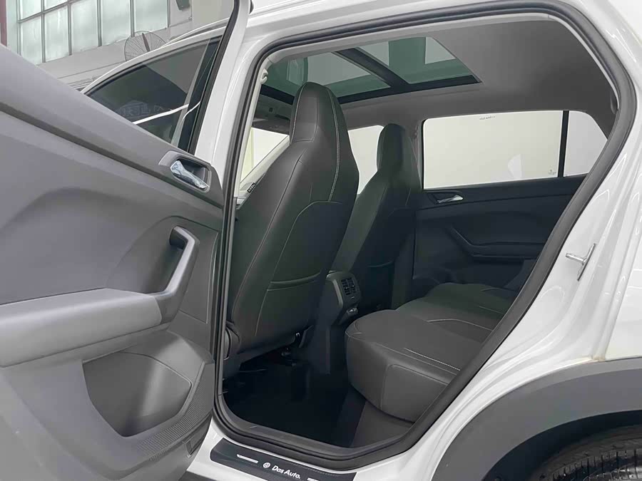Volkswagen T-Cross 2021 #20 Volkswagen T-Cross 2021 car image #20