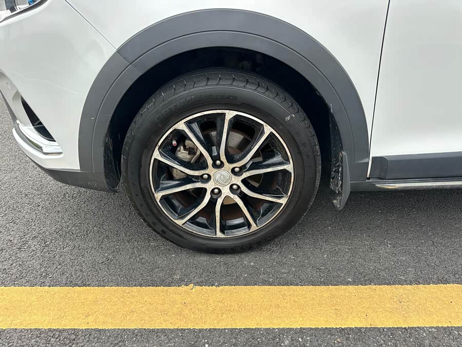 Forthing SX6 2020 #20 Forthing SX6 2020 car image #20