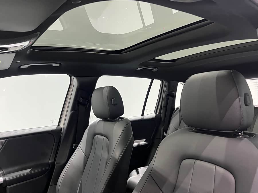 Mercedes-Benz GLB Class 2020 car image #20