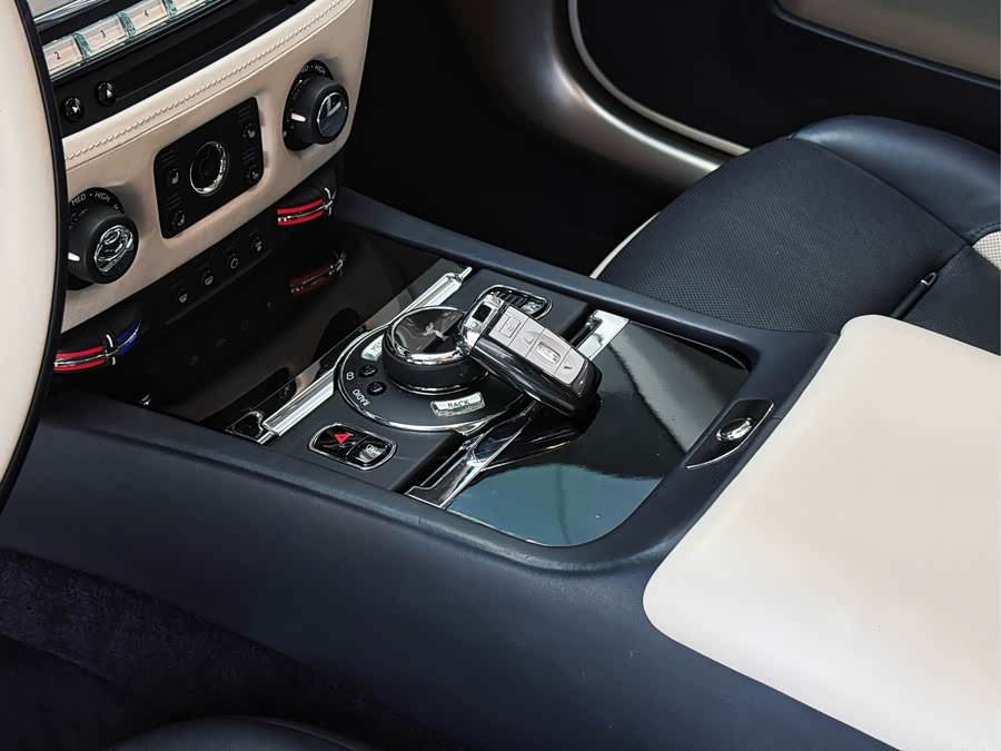 Denza Wraith 2017 car image #20