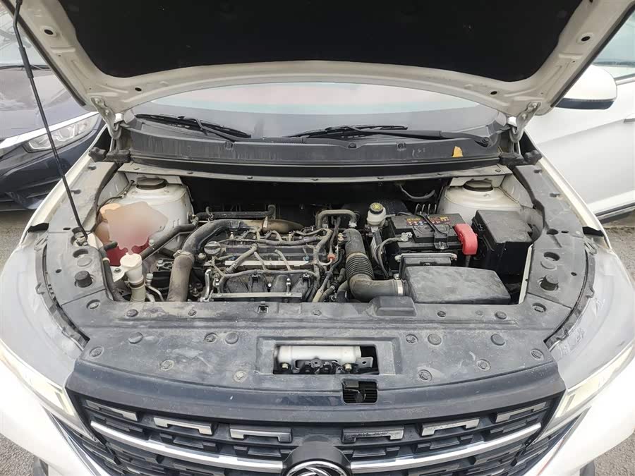 Forthing T5 2019 #20 Forthing T5 2019 صورة سيارة #20