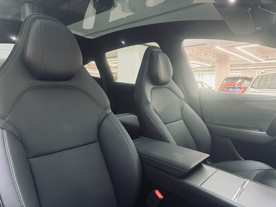 特斯拉 Model Y L 2025 汽车图片 #20