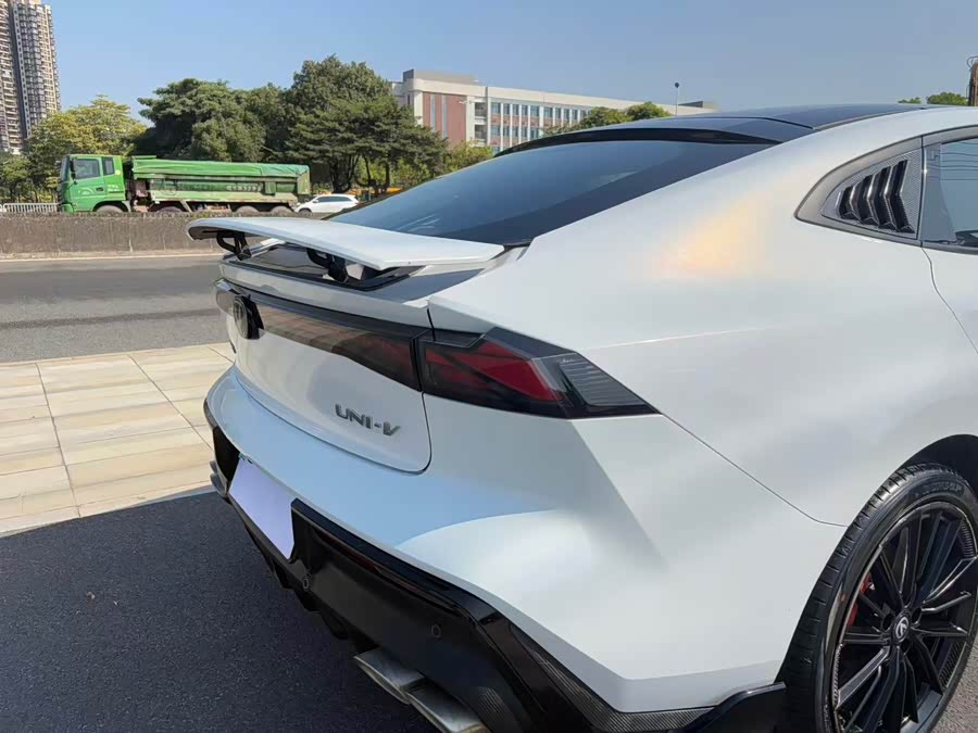 Changan UNI-V 2023 car image #20