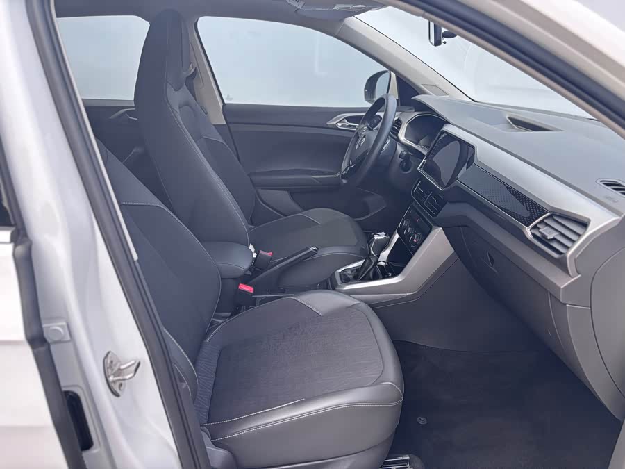 Volkswagen T-Cross 2020 car image #20