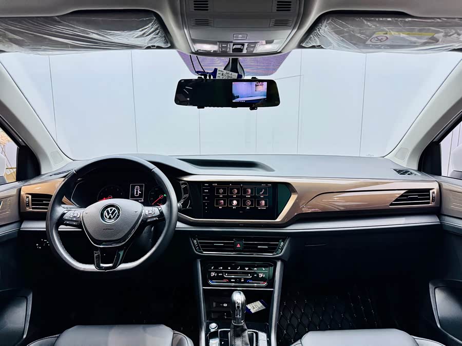 Volkswagen Tharu 2021 car image #20