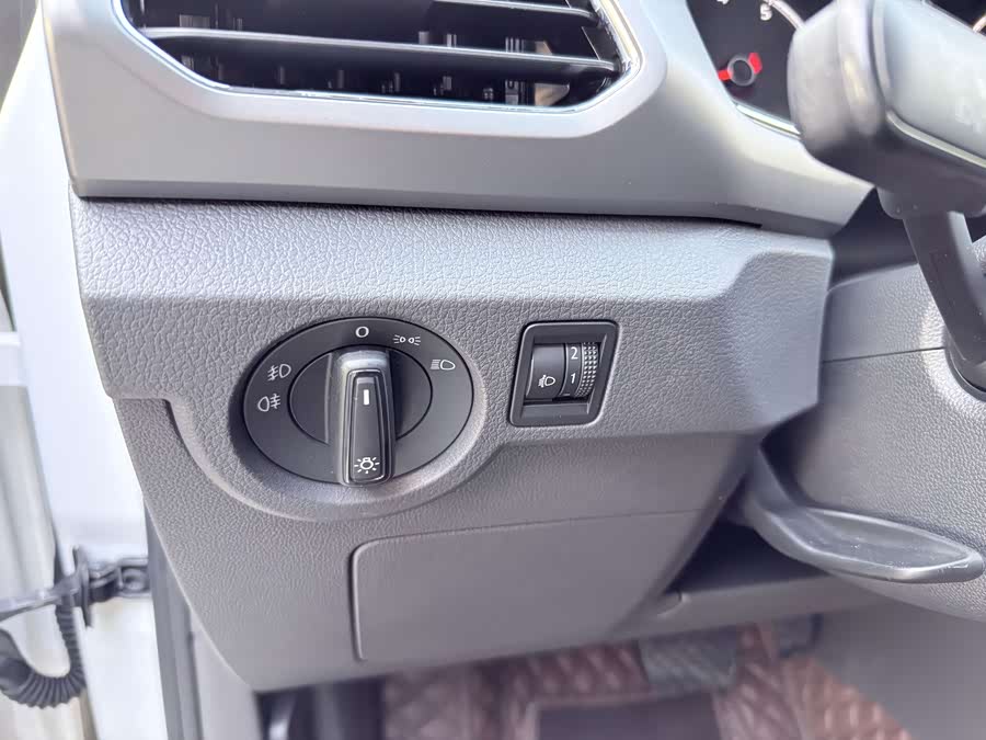 Volkswagen T-Cross 2020 #20 Volkswagen T-Cross 2020 car image #20