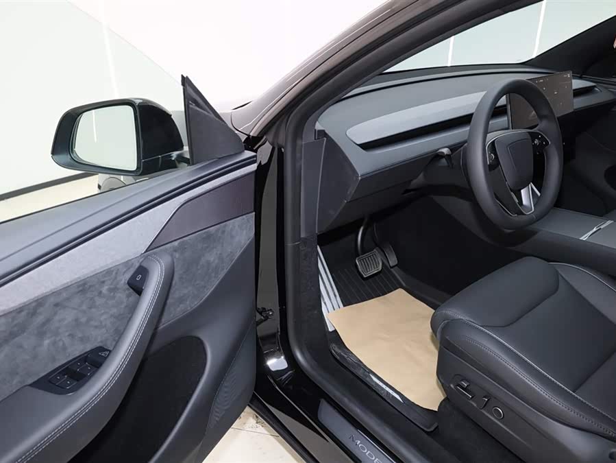 特斯拉 Model Y L 2025 汽车图片 #20