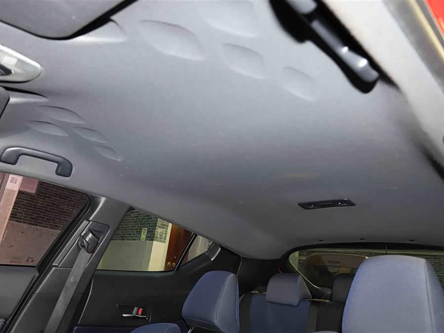 Toyota C-HR 2018 car image #20