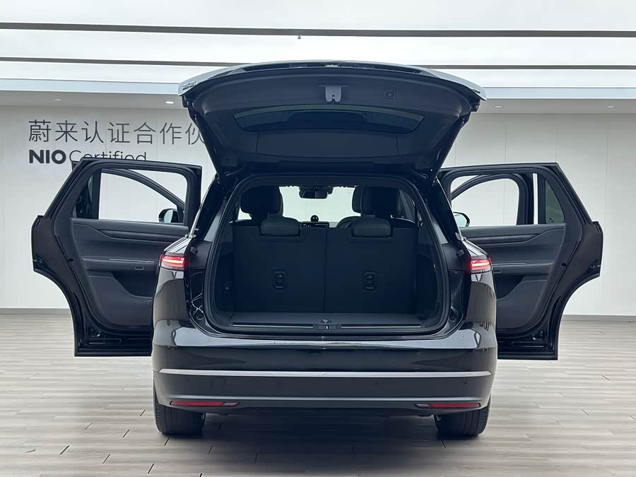 NIO ES8 2023 car image #20
