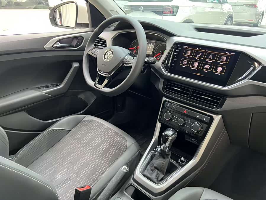 Volkswagen T-Cross 2021 car image #20